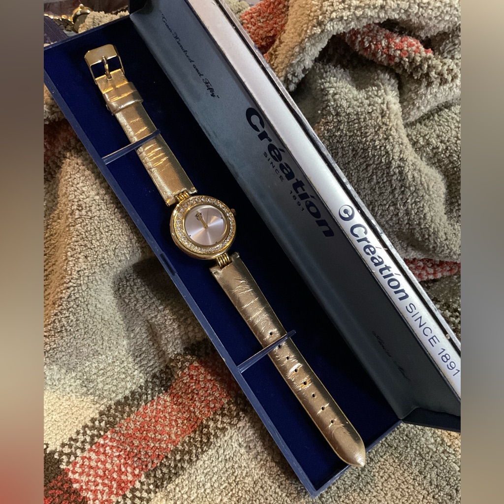 Elizabeth Taylor White Diamonds Gold Tone Watch With Box